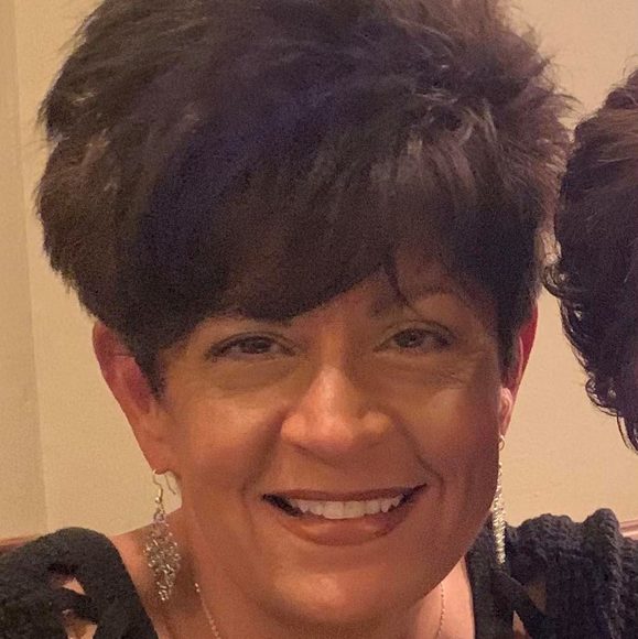 Meet your Posher, Lynne - Picture 1 of 1